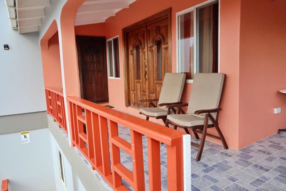 Elegant Rays Apartment- Golf Course , Grenada กรานดองส์ ภายนอก รูปภาพ