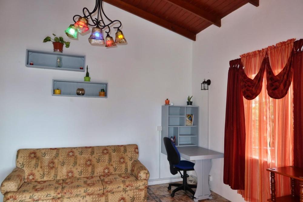 Elegant Rays Apartment- Golf Course , Grenada กรานดองส์ ภายนอก รูปภาพ